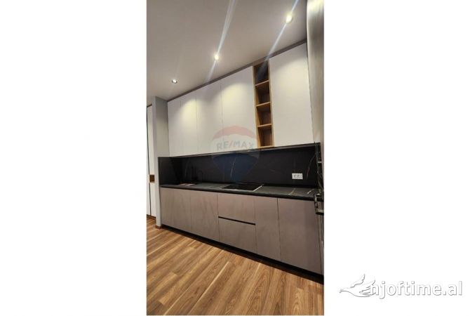 Shtepi me qera Apartament ne Tirane, 2+1, Mobilimi E mobiluar, Pagesa 1,300  Euro.