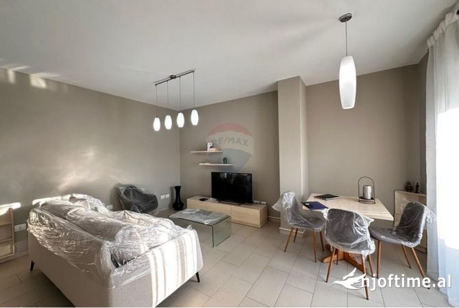 Shtepi me qera Apartament ne Tirane, 1+1, Mobilimi E mobiluar, Pagesa 800  Euro.