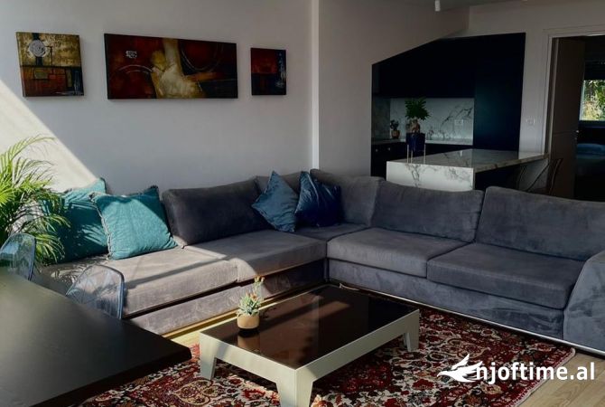 Shtepi ne shitje Apartament ne Tirane, 2+1, Mobilimi E mobiluar, Pagesa 420,000  Euro.