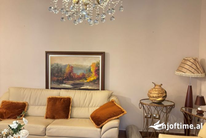 Shtepi me qera 2+1 ne Tirane - 700 Euro