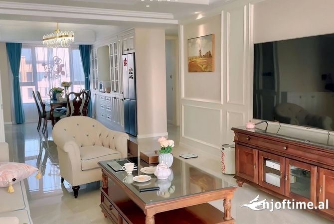 Super apartament tek kafe flora