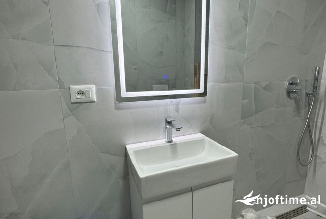 Shtepi me qera Apartament ne Tirane, 1+1, Mobilimi E mobiluar, Pagesa 500  Euro.