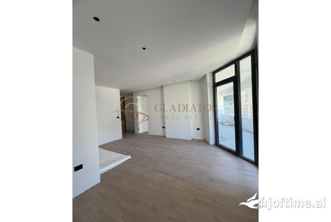 Shtepi ne shitje Apartament ne Durres, 1+1, Mobilimi Bosh, pa mobiluar, Pagesa 138,100  Euro.