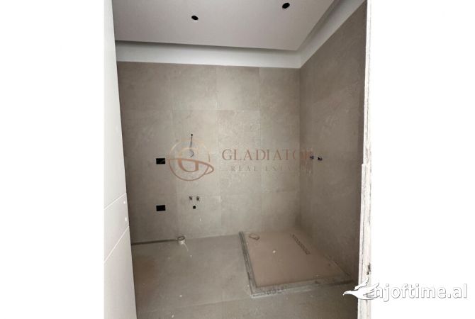 Shtepi ne shitje Apartament ne Durres, 2+1, Mobilimi Bosh, pa mobiluar, Pagesa 261,272  Euro.