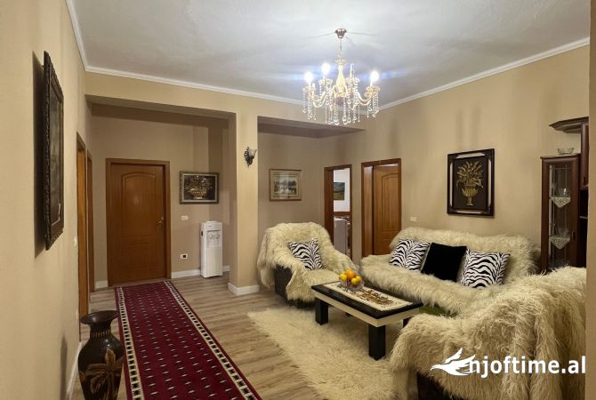 Shtepi ne shitje 7+1 ne Durres - 450,000 Euro