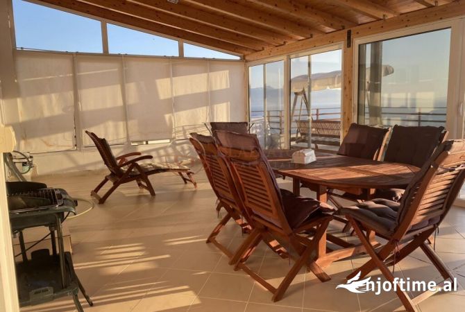 Shtepi ne shitje Papafingo(kati i catise) ne Sarande, 2+1, Mobilimi E mobiluar, Pagesa 360,000  Euro.