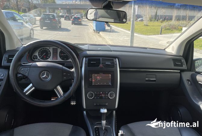 Makina ne shitje ne Tirane, Mercedes-Benz, 2007 Diesel,Kambio Automatik Pagesa 3,500  Euro.