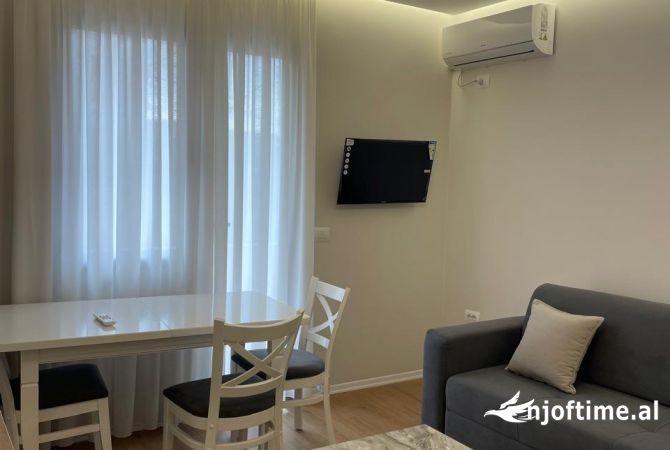 Shtepi me qera 1+1 ne Tirane - 60,000 Leke