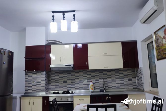 Shtepi me qera 2+1 ne Tirane - 55,000 Leke