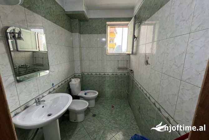 Shtepi me qera Apartament ne Tirane, 1+1, Mobilimi E mobiluar, Pagesa 500  Euro.