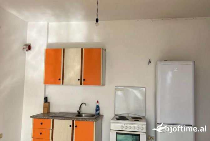 Shtepi me qera 2+1 ne Tirane - 30,000 Leke