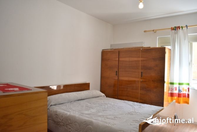 Shtepi me qera 2+1 ne Tirane - 500 Euro