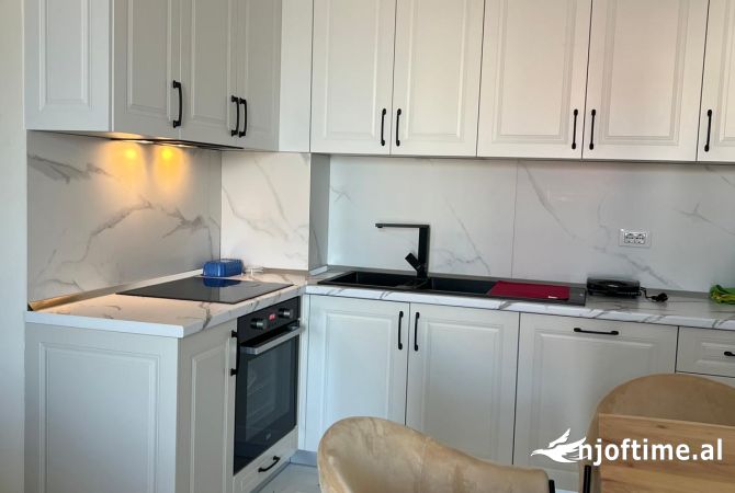 Shtepi me qera Apartament ne Tirane, 2+1, Mobilimi E mobiluar, Pagesa 550  Euro.
