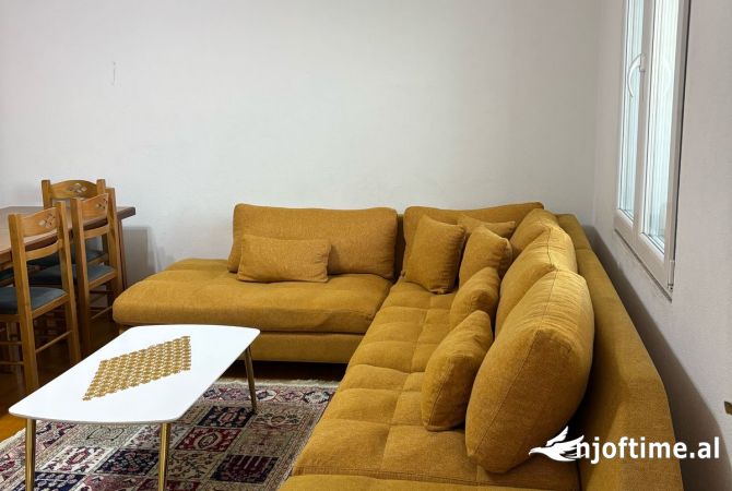 Shtepi me qera 1+1 ne Tirane - 404 Euro