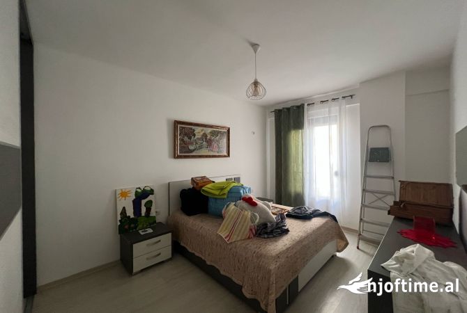 Shtepi me qera 2+1 ne Tirane - 45,010 Leke