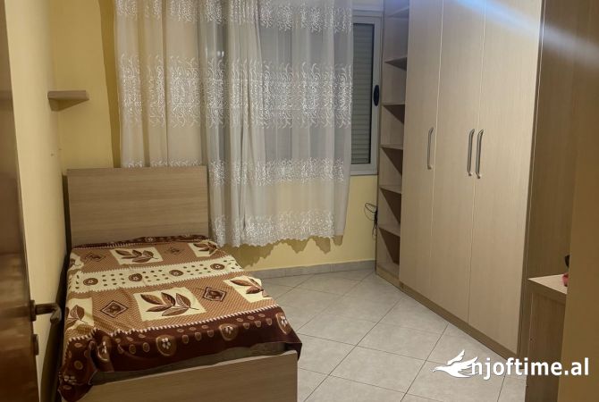 Shtepi me qera 2+1 ne Tirane - 40,290 Leke