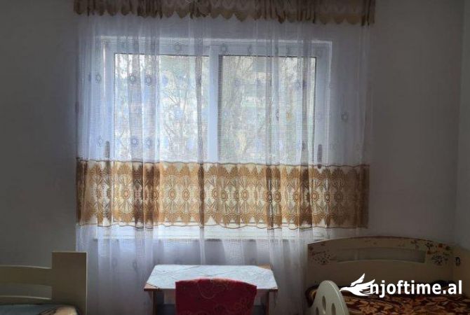 Shtepi me qera 2+1 ne Tirane - 502 Euro