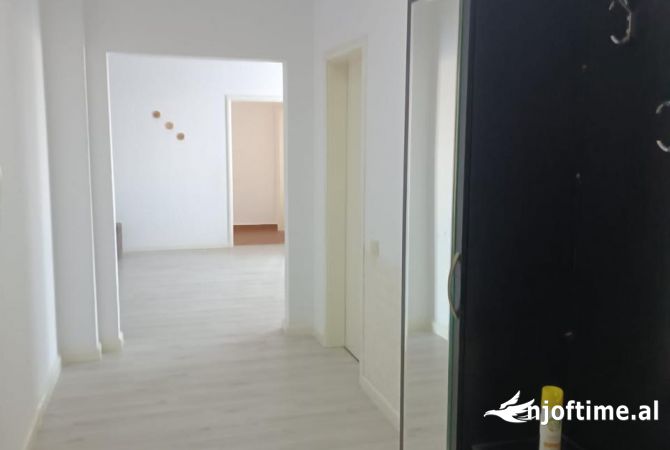 Shtepi me qera 3+1 ne Tirane - 402 Euro