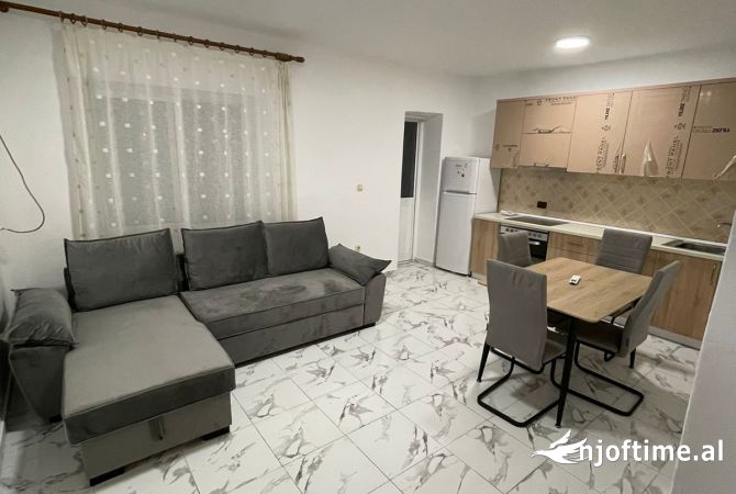 Shtepi me qera 1+1 ne Tirane - 38,060 Leke