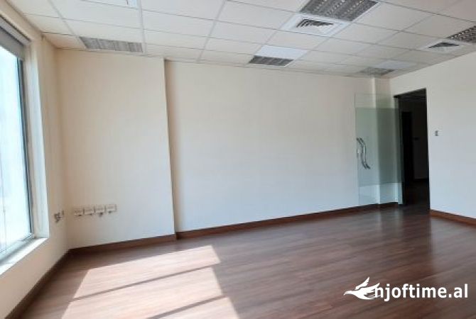 Ambient biznesi me qera 3+1 ne Tirane - 850 Euro