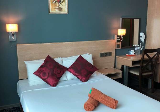 Ambient biznesi me qera 5+1 ne Durres - 15,000 Euro
