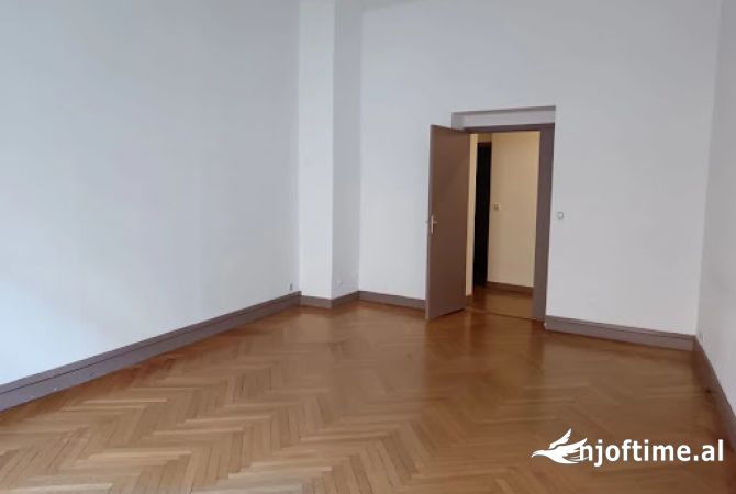 Shtepi ne shitje 1+1 ne Tirane - 120,000 Euro