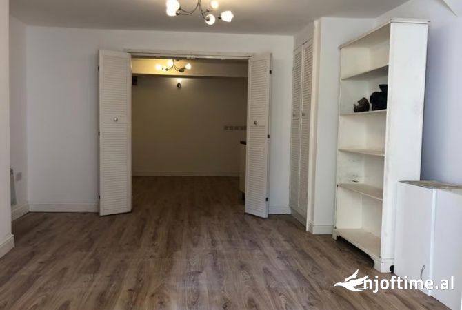 Ambient biznesi me qera 3+1 ne Tirane - 700 Euro