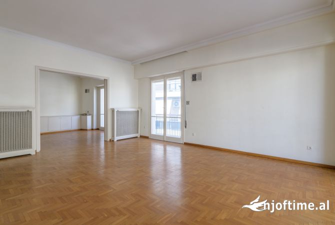 Ambient biznesi me qera 3+1 ne Tirane - 550 Euro