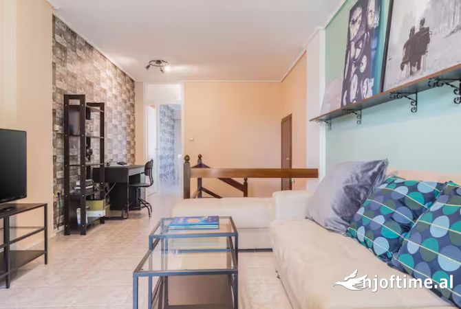 Shtepi me qera 2+1 ne Tirane - 670 Euro
