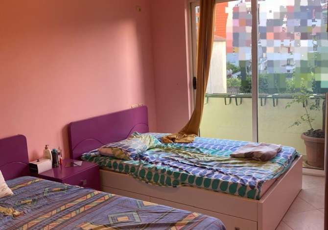 Shtepi ne shitje Apartament ne Tirane, 2+1, Mobilimi E mobiluar, Pagesa 135,000  Euro.
