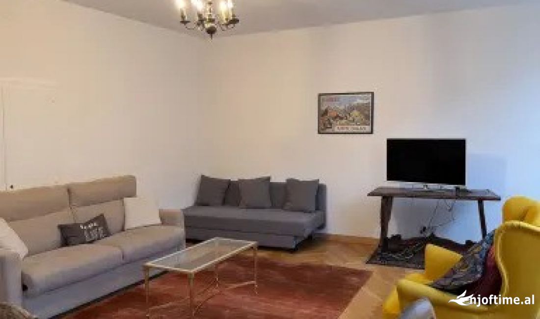 Shtepi me qera Apartament ne Tirane, 1+1, Mobilimi E mobiluar, Pagesa 460  Euro.