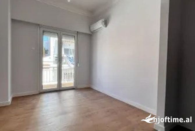 Ambient biznesi me qera 3+1 ne Tirane - 800 Euro