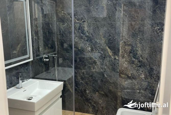 Shtepi me qera Apartament ne Tirane, 2+1, Mobilimi E mobiluar, Pagesa 600  Euro.