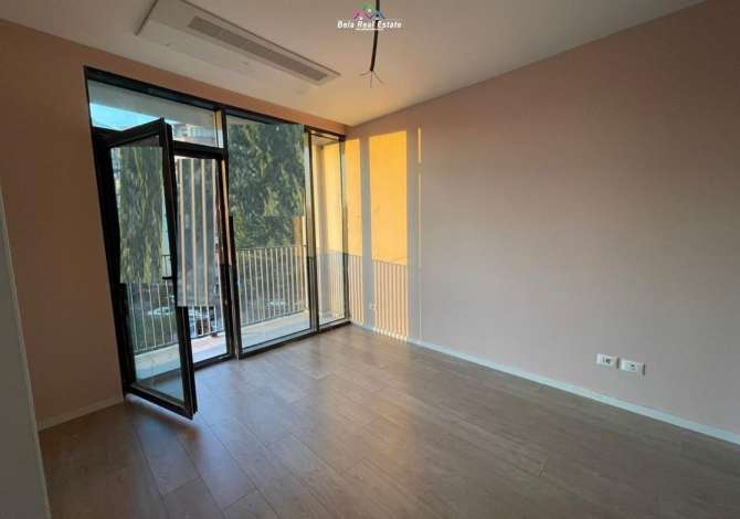 Zyre me qera tek Liqeni i Tiranes (ID BZ2376) Tirane.