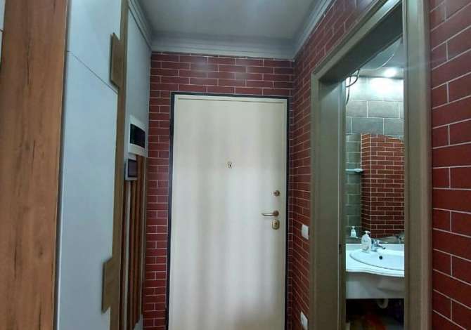 Shtepi me qera Apartament ne Tirane, 1+1, Mobilimi E mobiluar, Pagesa 1,100  Euro.