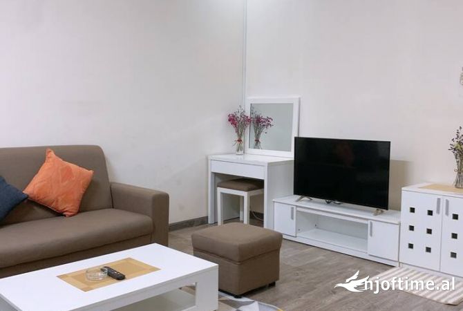 Shtepi me qera 2+1 ne Tirane - 650 Euro