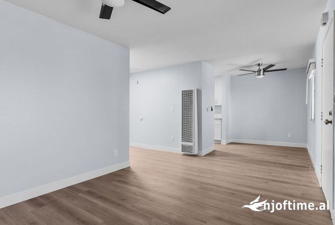 Ambient biznesi me qera 3+1 ne Tirane - 2,300 Euro