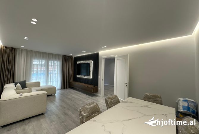 Shtepi me qera 3+1 ne Tirane - 3,000 Euro