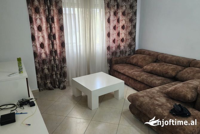 Shtepi me qera 1+1 ne Tirane - 380 Euro