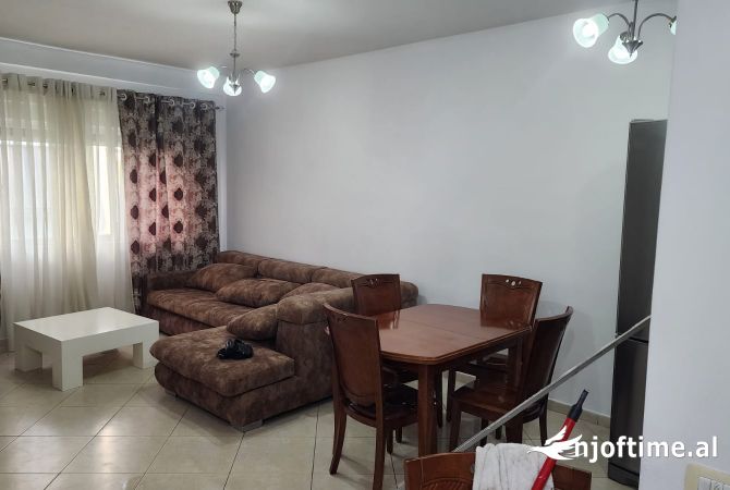 Shtepi me qera 1+1 ne Tirane - 380 Euro