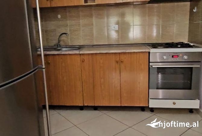 Shtepi me qera Apartament ne Tirane, 1+1, Mobilimi E mobiluar, Pagesa 380  Euro.