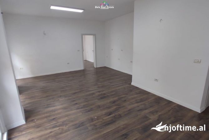 Ambient biznesi me qera 3+1 ne Tirane - 800 Euro