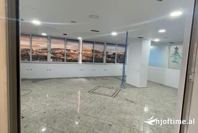 Ambient biznesi me qera 3+1 ne Tirane - 4,000 Euro