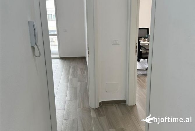 Ambient biznesi me qera 3+1 ne Tirane - 450 Euro
