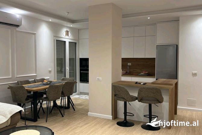 Shtepi me qera 3+1 ne Tirane - 950 Euro