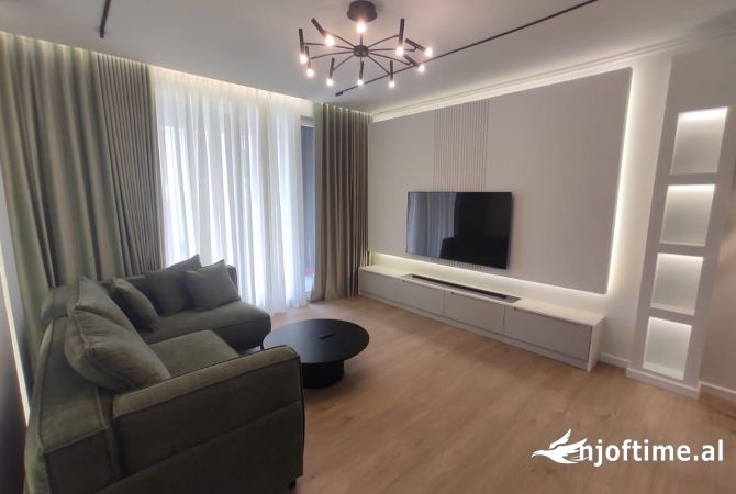 Shtepi me qera 3+1 ne Tirane - 1,800 Euro