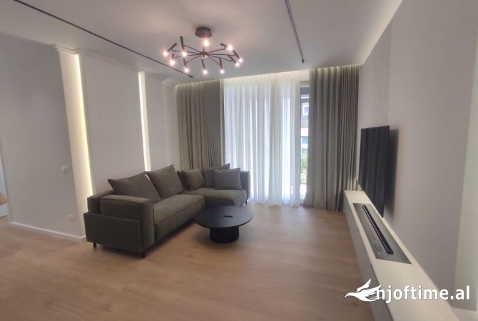 Shtepi me qera 3+1 ne Tirane - 1,800 Euro