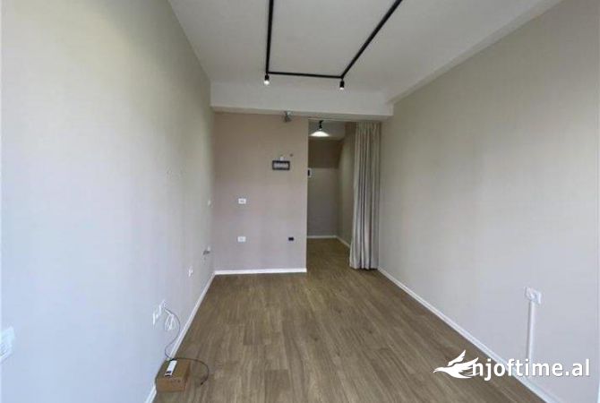 Ambient biznesi me qera 3+1 ne Tirane - 350 Euro