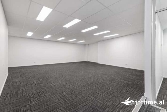 Ambient biznesi me qera 3+1 ne Tirane - 2,700 Euro