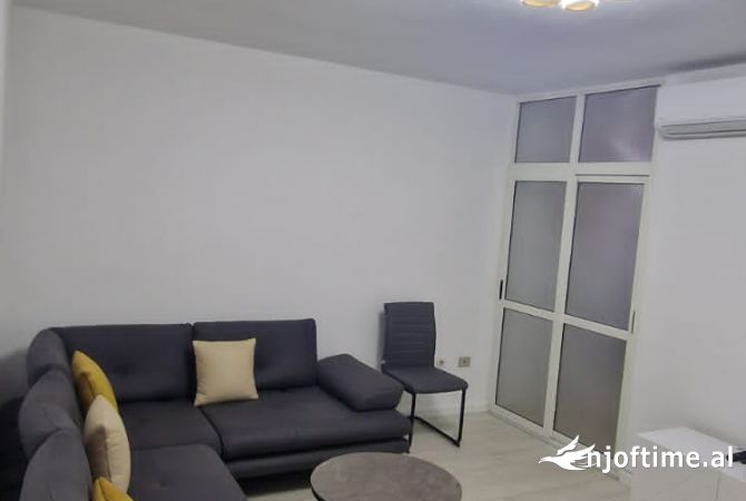 Shtepi me qera 1+1 ne Tirane - 635 Euro